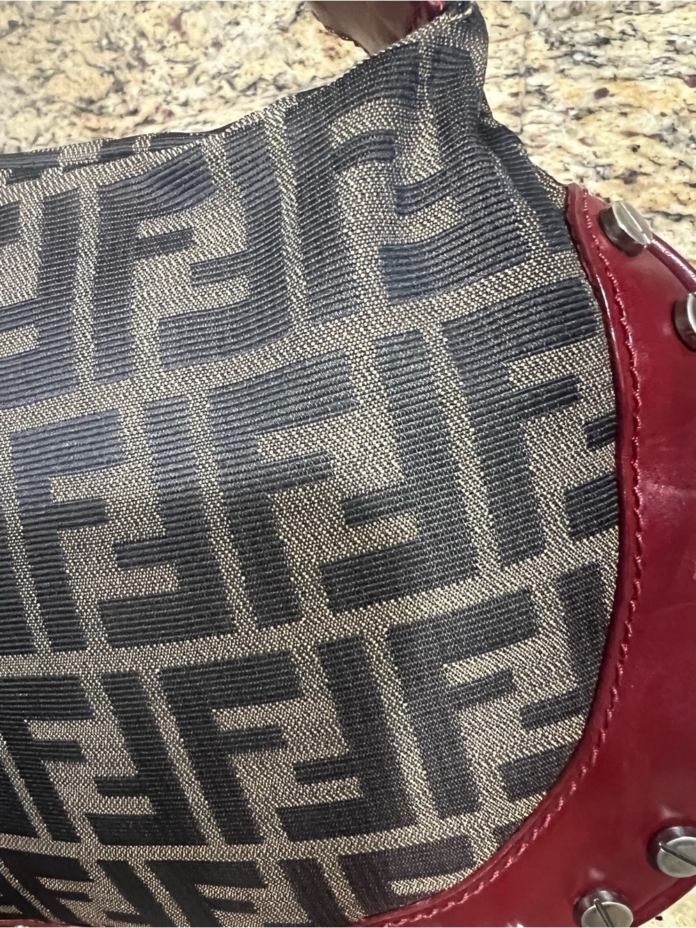 Authentic: VINTAGE FENDI ZUCCA W/RED LEATHER OYSTER SHOULDER BAG ITALY - Picture 8 of 14